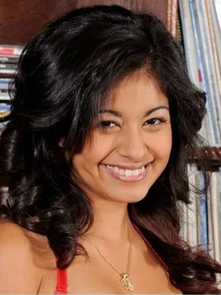 Ruby Rayes Biography: Wiki, Age, Career, Height, Weight, Family, Net Worth & More